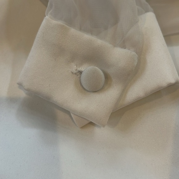 J. R. Nites Woman white jacket with sparkly front button and sheer sleeves. 16W - Picture 8 of 9